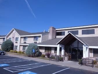 Baymont By Wyndham Lakeville Exterior photo